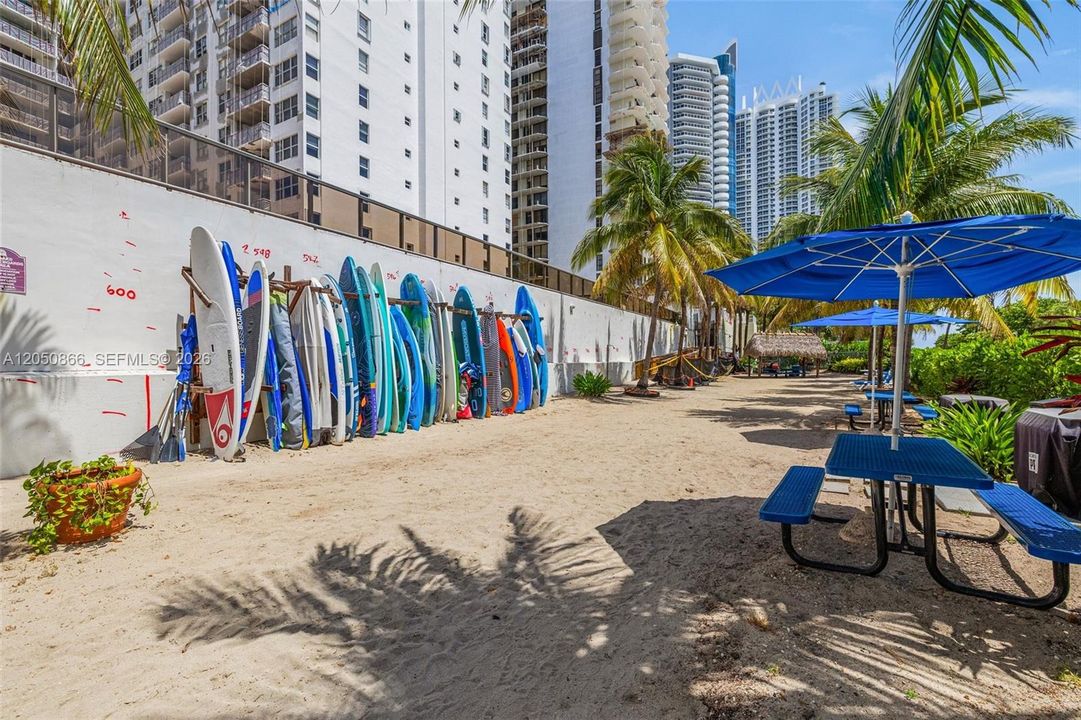 For Sale: $825,000 (2 beds, 2 baths, 1667 Square Feet)