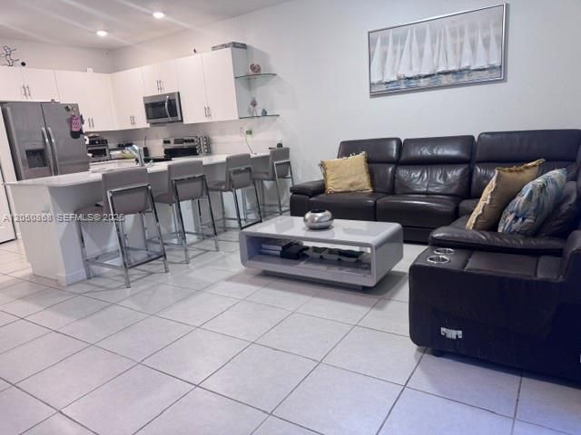 For Sale: $484,999 (3 beds, 2 baths, 1321 Square Feet)