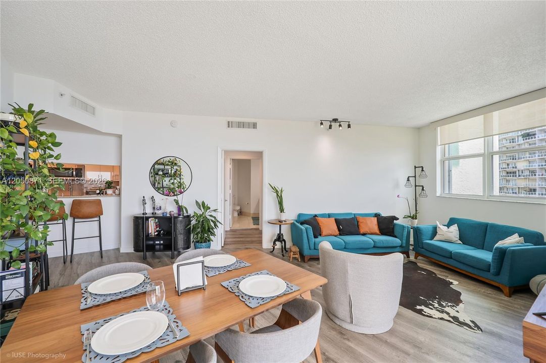 For Rent: $4,800 (2 beds, 2 baths, 1190 Square Feet)