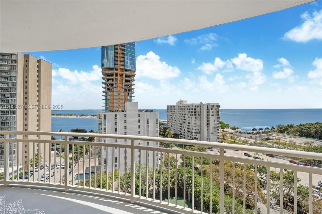 For Rent: $4,800 (2 beds, 2 baths, 1190 Square Feet)