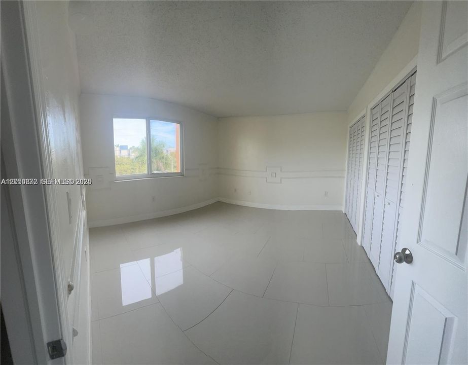 For Rent: $2,375 (2 beds, 2 baths, 980 Square Feet)