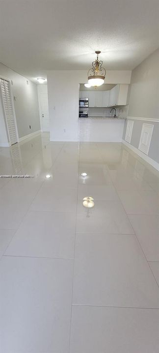 For Rent: $2,375 (2 beds, 2 baths, 980 Square Feet)