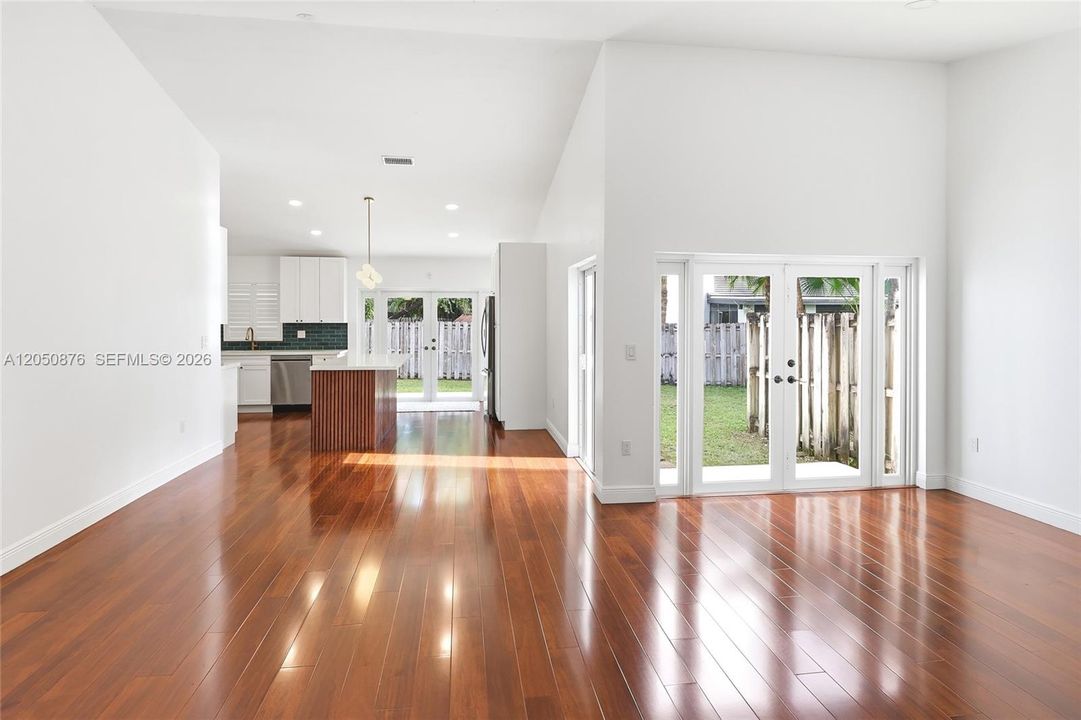 For Sale: $649,900 (3 beds, 2 baths, 1388 Square Feet)