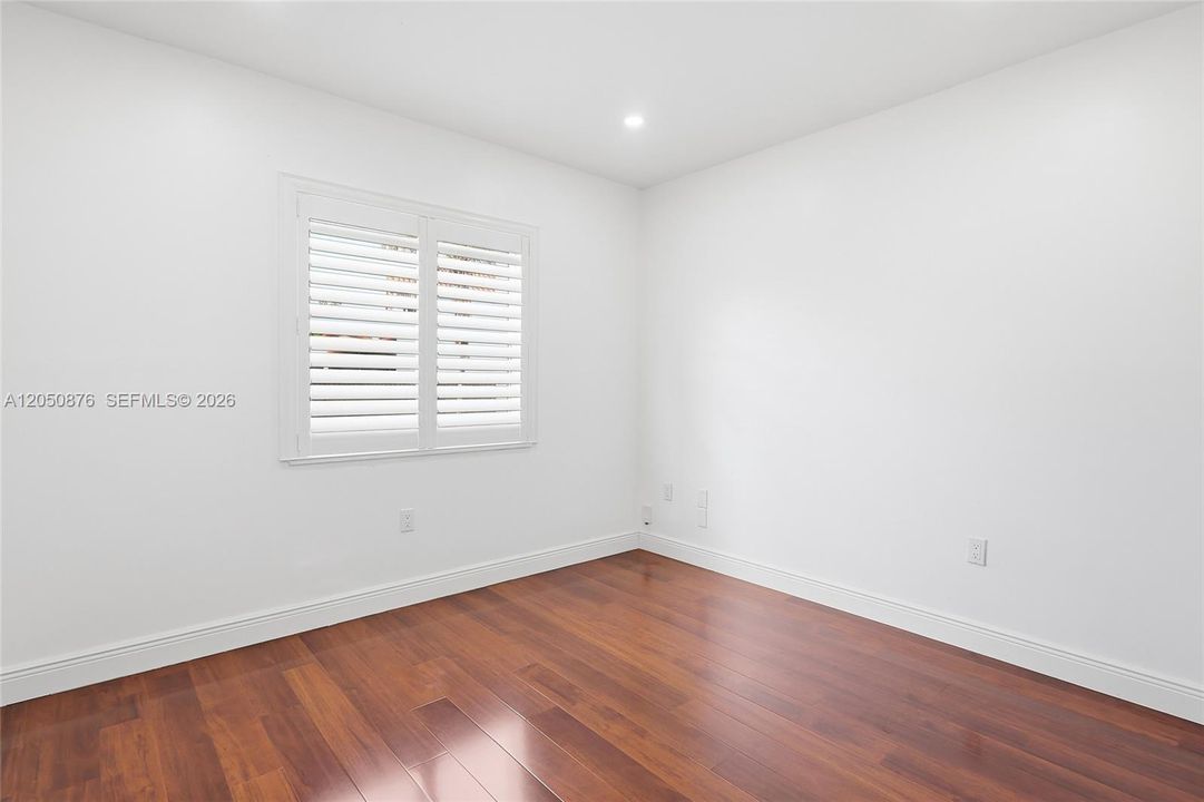 For Sale: $649,900 (3 beds, 2 baths, 1388 Square Feet)