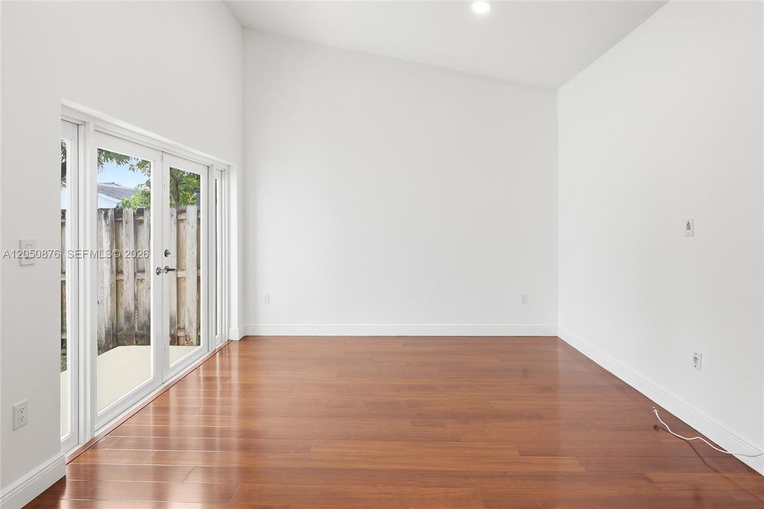 For Sale: $649,900 (3 beds, 2 baths, 1388 Square Feet)