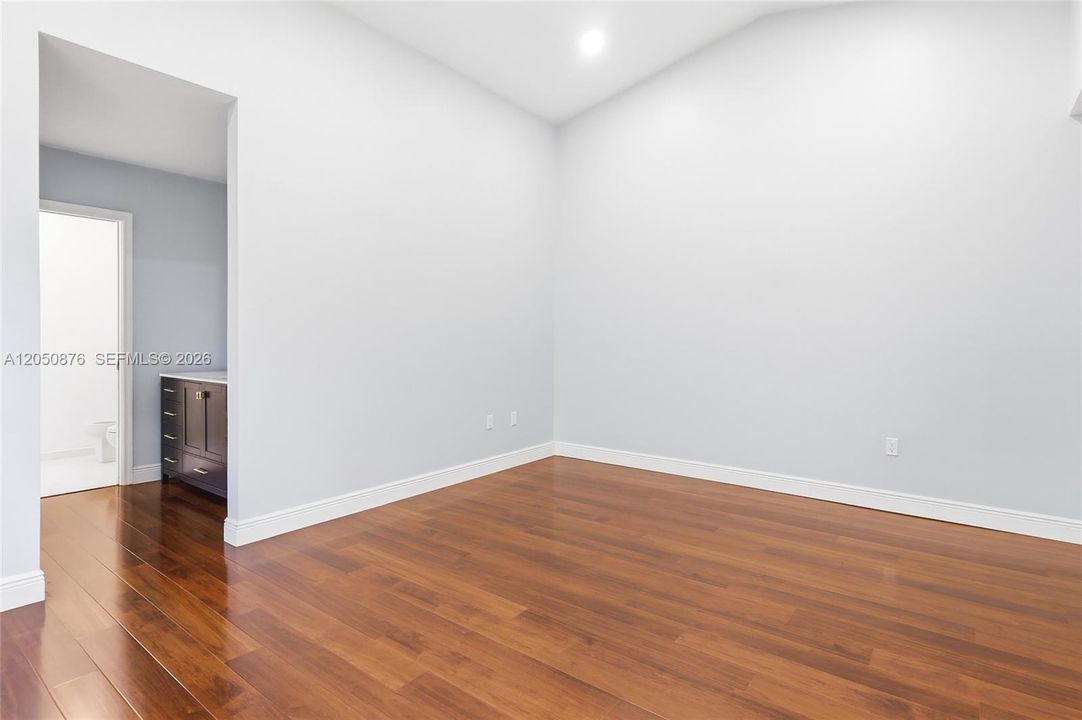 For Sale: $649,900 (3 beds, 2 baths, 1388 Square Feet)