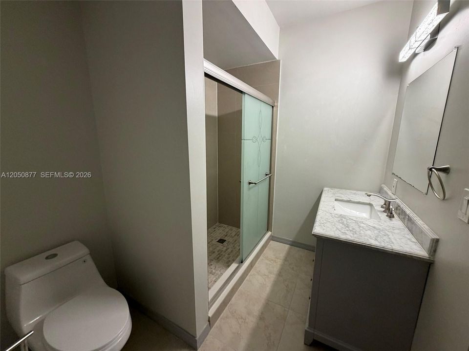 For Rent: $2,600 (3 beds, 2 baths, 1093 Square Feet)
