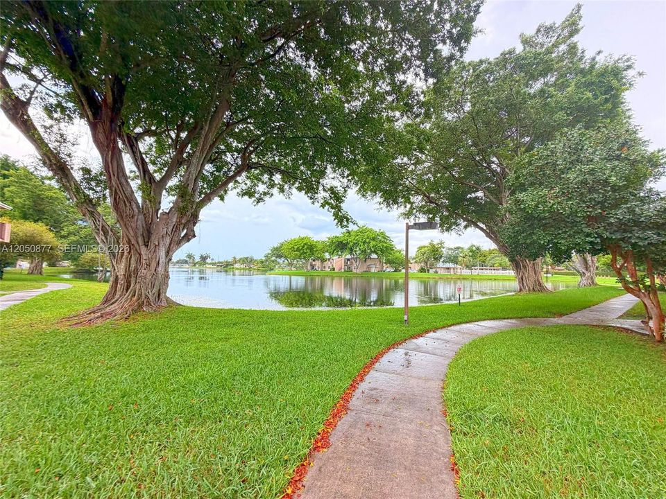 For Rent: $2,600 (3 beds, 2 baths, 1093 Square Feet)