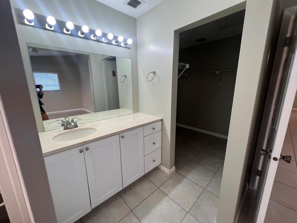 Primary bath