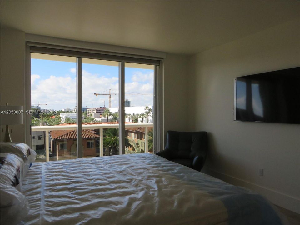 En Renta: $12,950 (3 camas, 2 baños, 2210 Pies cuadrados)