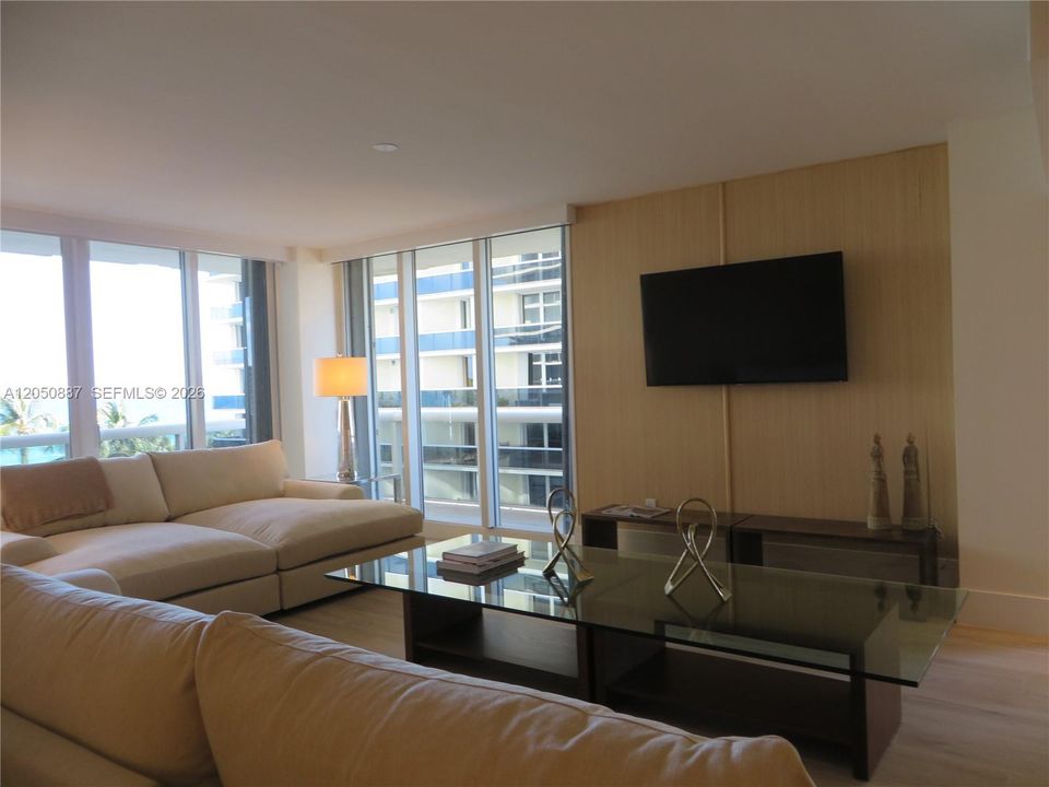 En Renta: $12,950 (3 camas, 2 baños, 2210 Pies cuadrados)