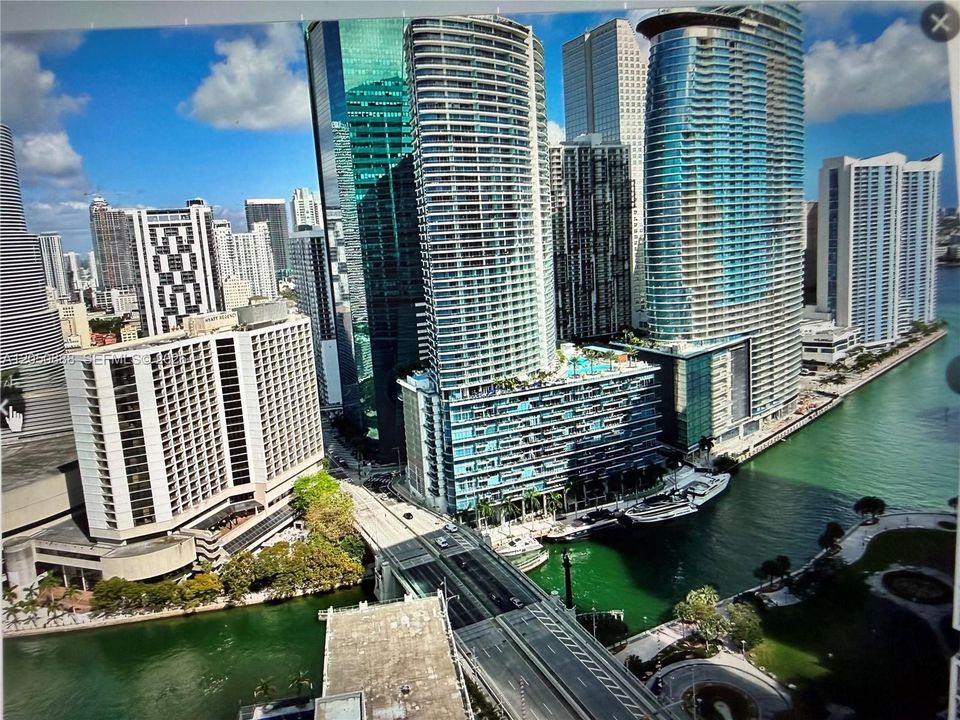 For Rent: $3,350 (1 beds, 1 baths, 754 Square Feet)