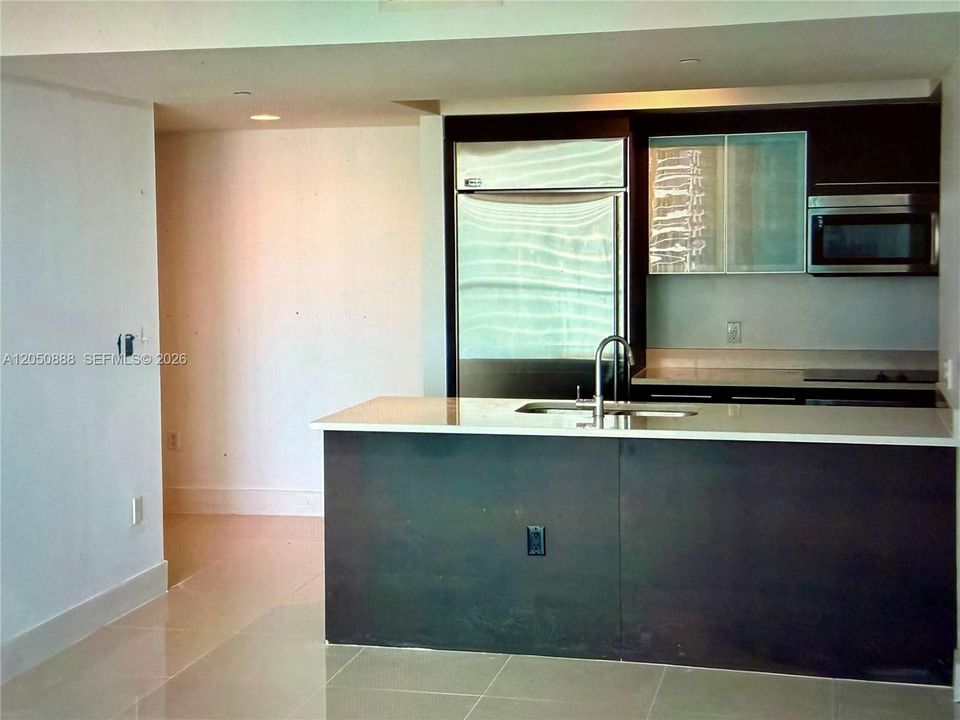 For Rent: $3,350 (1 beds, 1 baths, 754 Square Feet)
