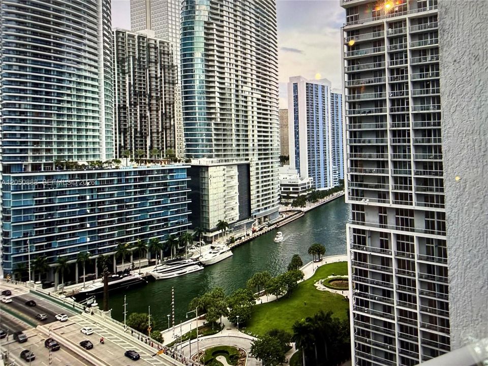 For Rent: $3,350 (1 beds, 1 baths, 754 Square Feet)