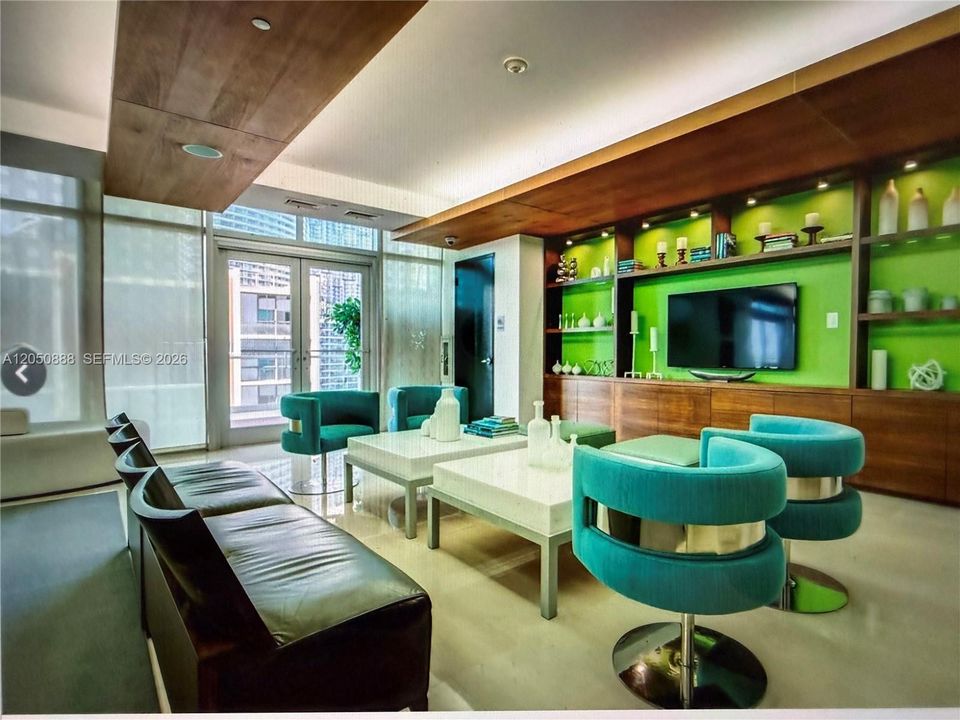For Rent: $3,350 (1 beds, 1 baths, 754 Square Feet)