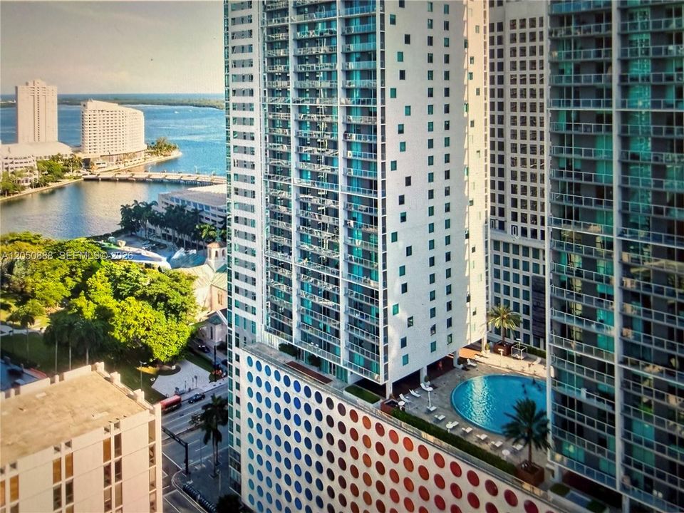 For Rent: $3,350 (1 beds, 1 baths, 754 Square Feet)
