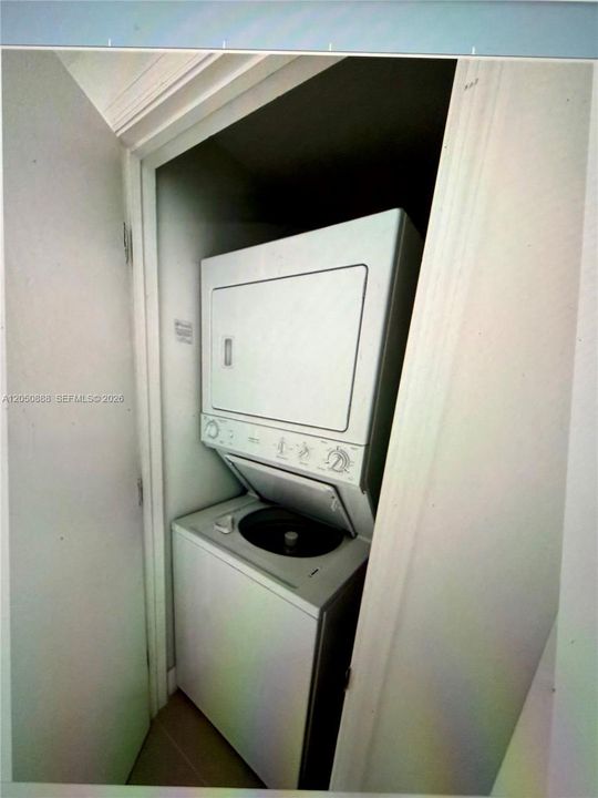 For Rent: $3,350 (1 beds, 1 baths, 754 Square Feet)