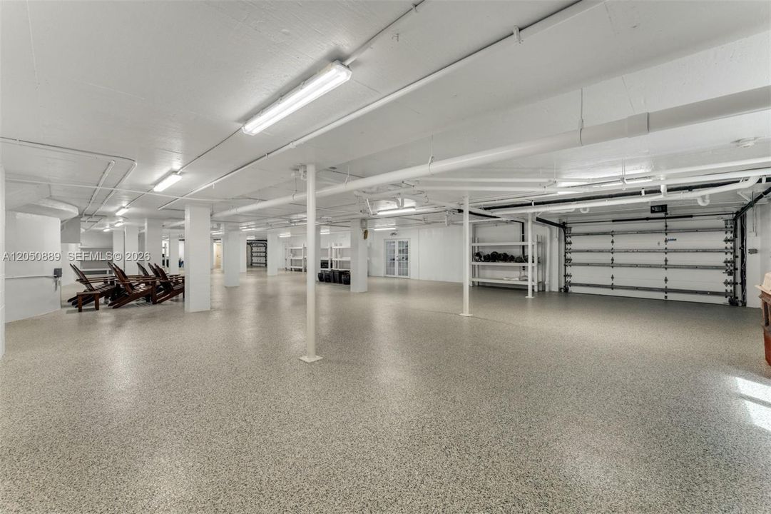 4000+ square feet collectors garage