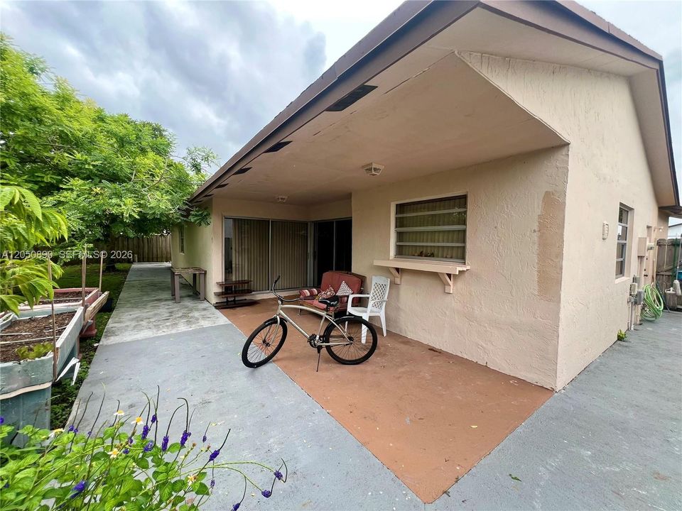 For Sale: $599,999 (4 beds, 3 baths, 1602 Square Feet)