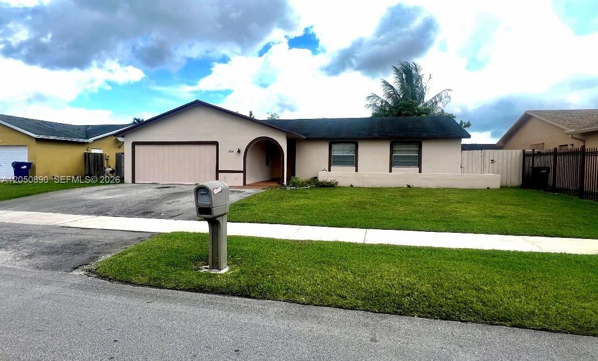 For Sale: $599,999 (4 beds, 3 baths, 1602 Square Feet)