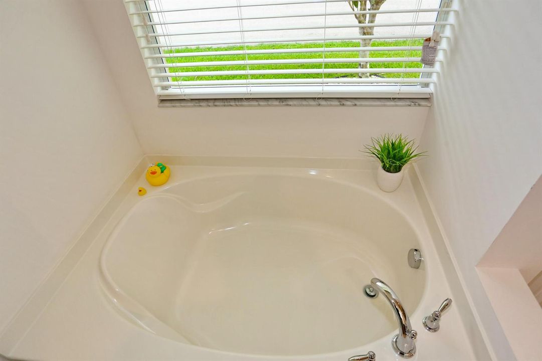 SEPARATE TUB