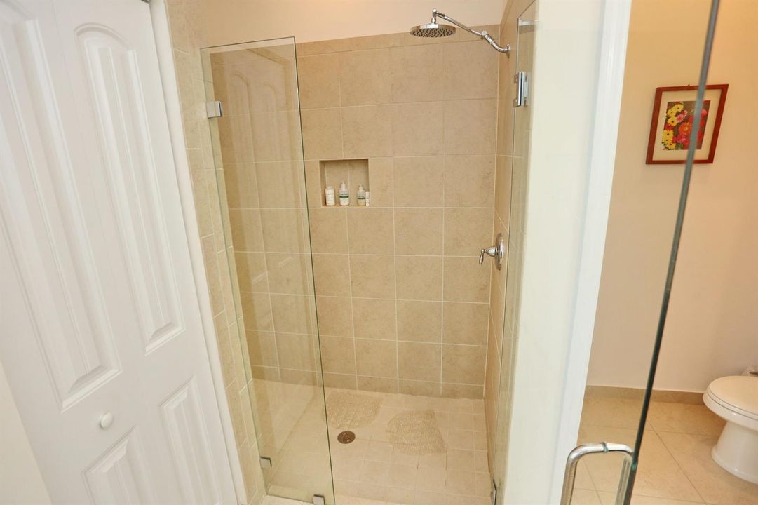 SEPARATE SHOWER