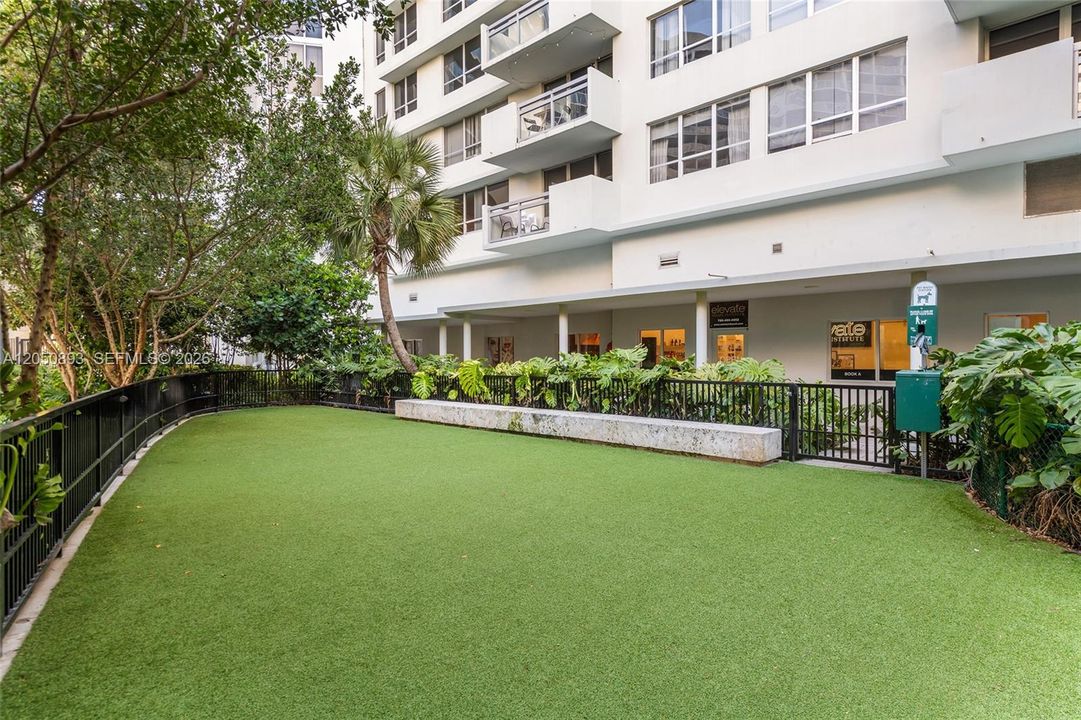 For Rent: $2,800 (1 beds, 1 baths, 788 Square Feet)