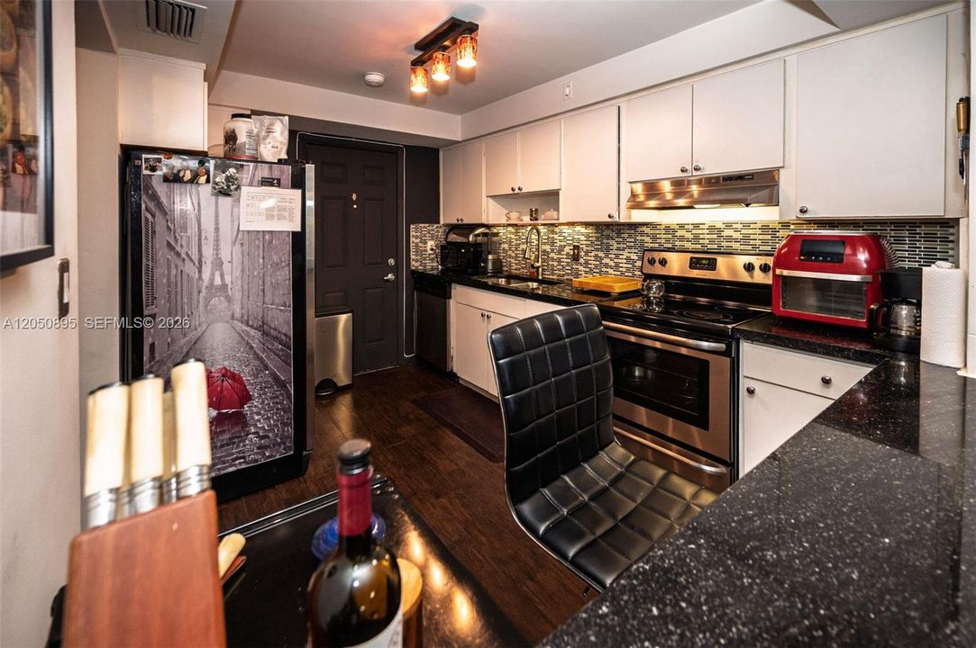 В аренду: $2,700 (2 спален, 2 ванн, 1141 Квадратных фут)