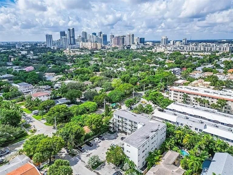 For Sale: $190,000 (1 beds, 1 baths, 580 Square Feet)