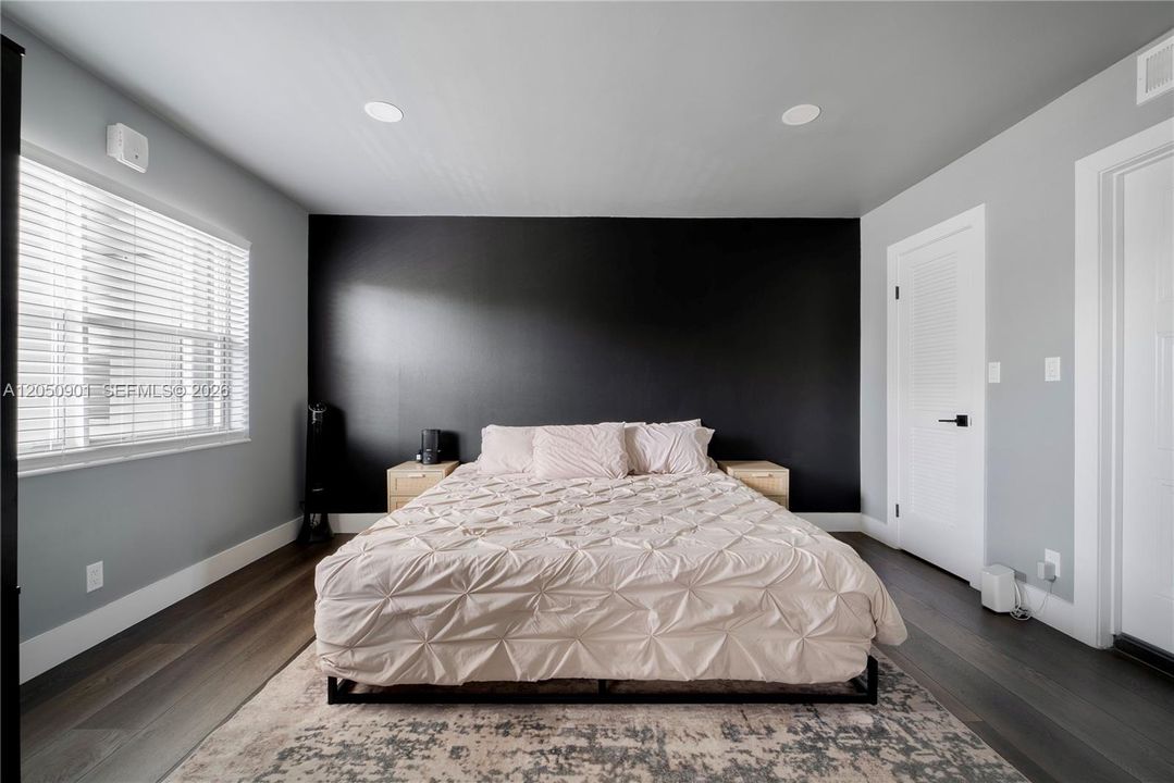 For Sale: $190,000 (1 beds, 1 baths, 580 Square Feet)