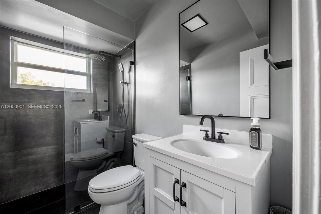 For Sale: $190,000 (1 beds, 1 baths, 580 Square Feet)