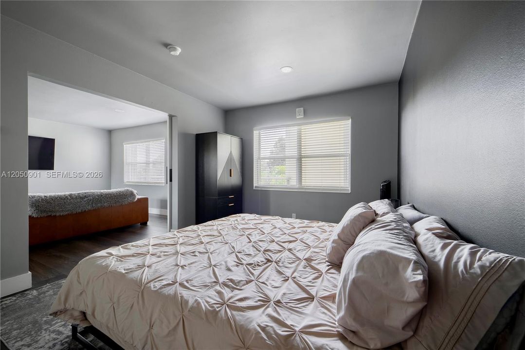 For Sale: $190,000 (1 beds, 1 baths, 580 Square Feet)