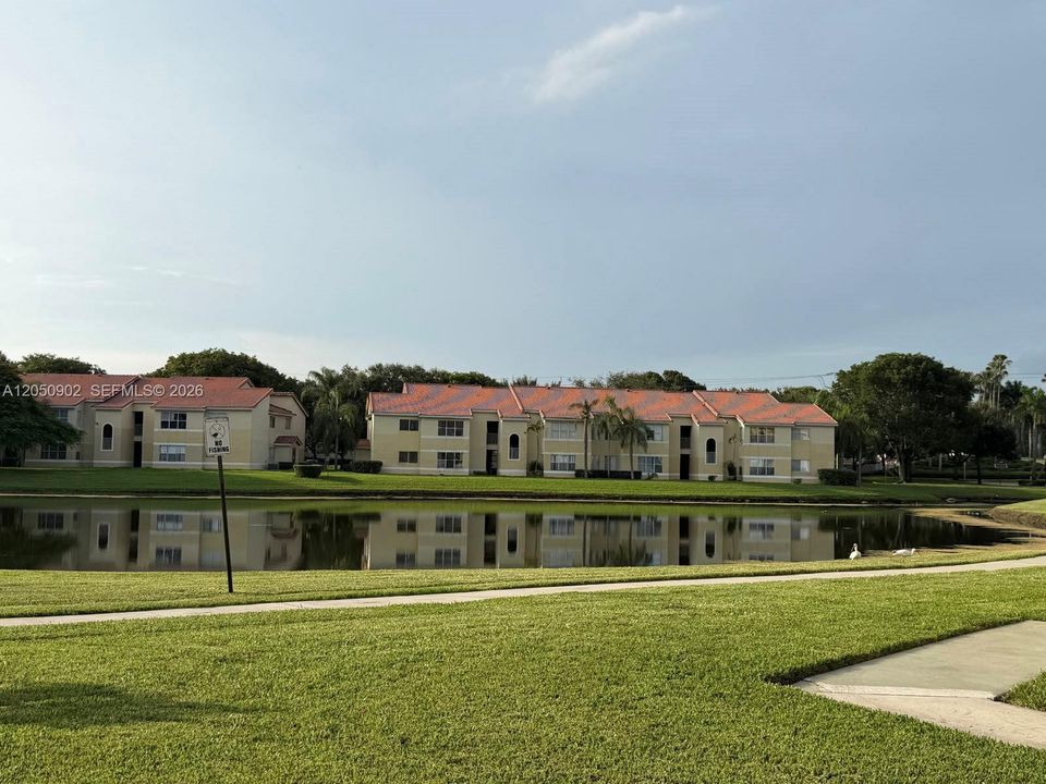 For Rent: $2,190 (2 beds, 2 baths, 1065 Square Feet)