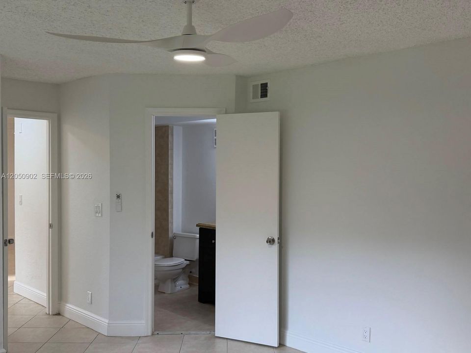 For Rent: $2,190 (2 beds, 2 baths, 1065 Square Feet)
