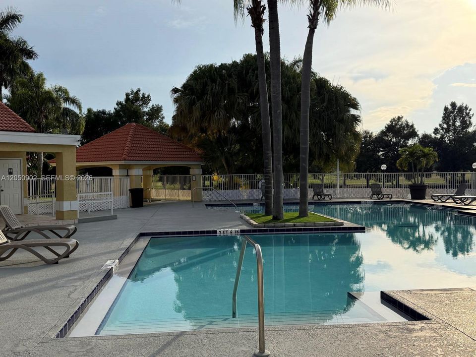 For Rent: $2,190 (2 beds, 2 baths, 1065 Square Feet)