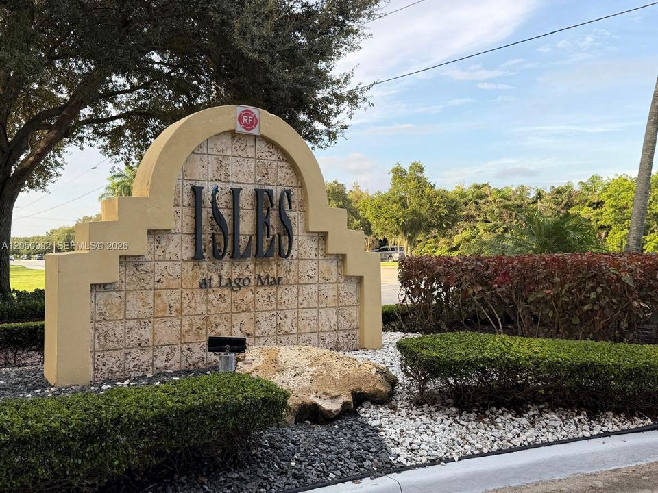 For Rent: $2,190 (2 beds, 2 baths, 1065 Square Feet)