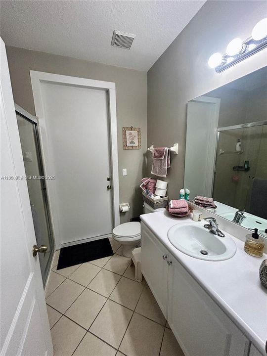 En Renta: $3,300 (4 camas, 3 baños, 3058 Pies cuadrados)