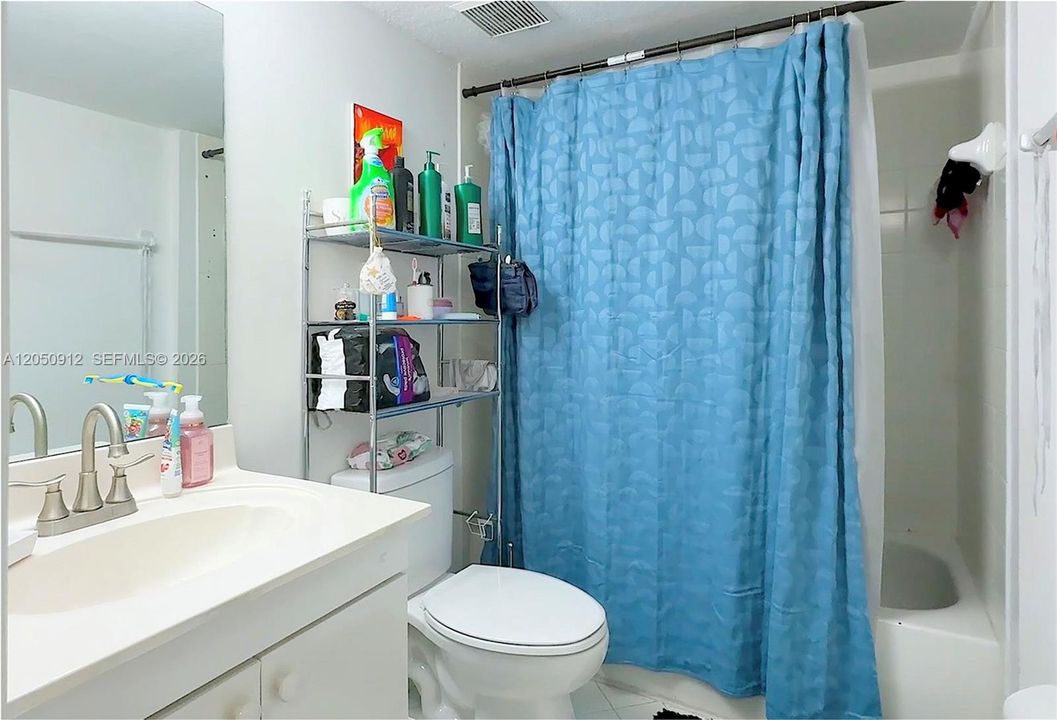 For Sale: $255,000 (3 beds, 2 baths, 1196 Square Feet)