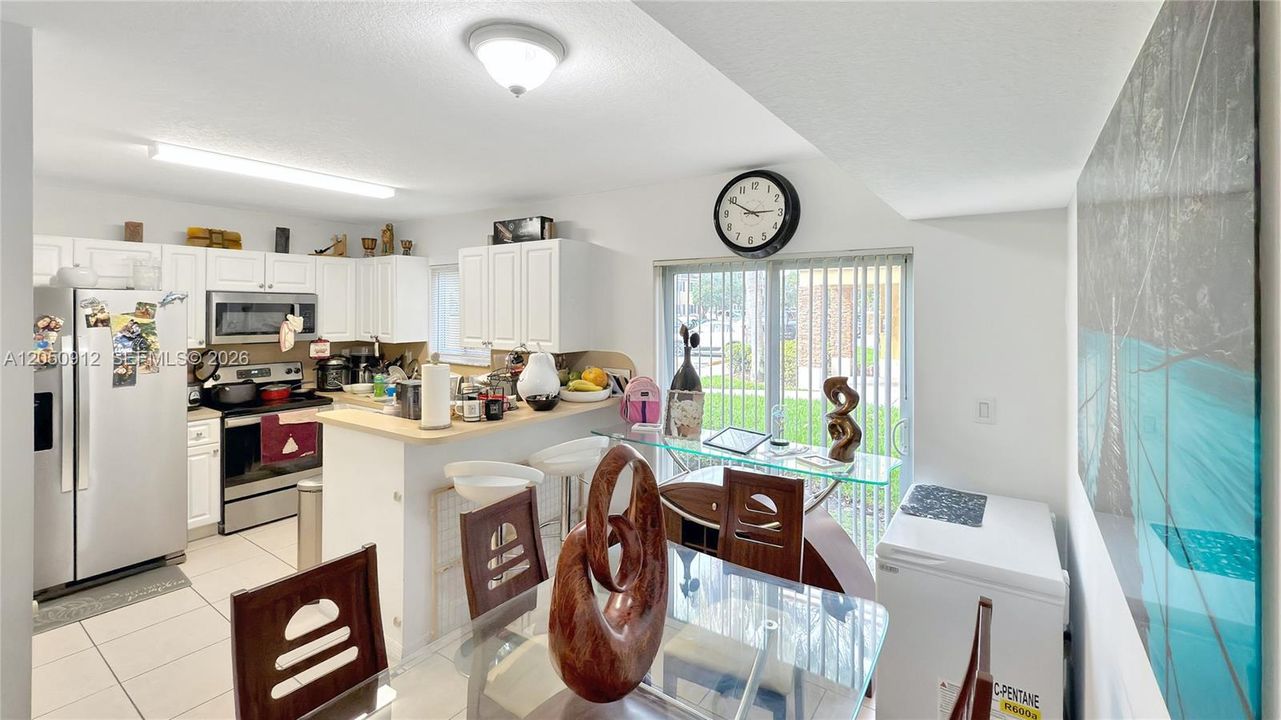 For Sale: $255,000 (3 beds, 2 baths, 1196 Square Feet)