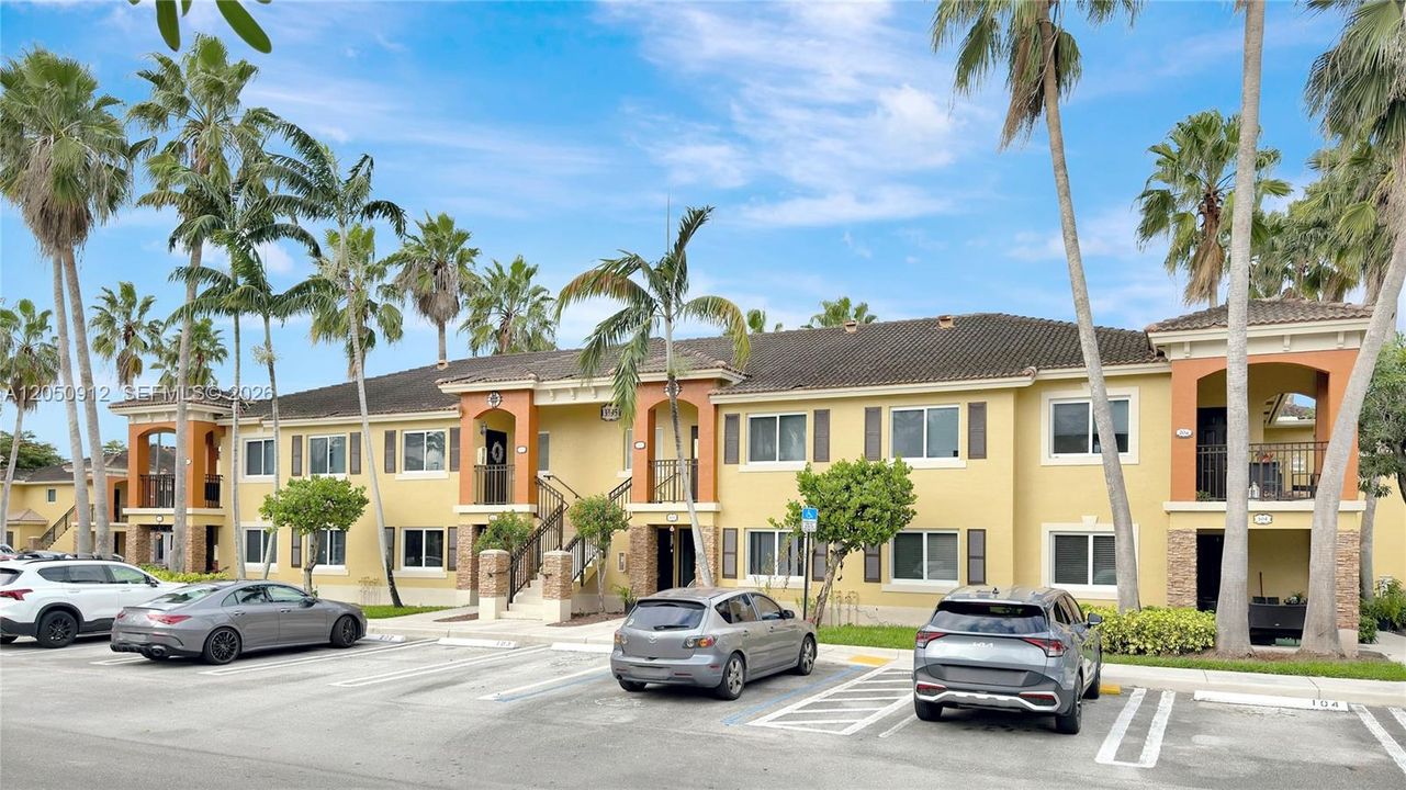 For Sale: $255,000 (3 beds, 2 baths, 1196 Square Feet)