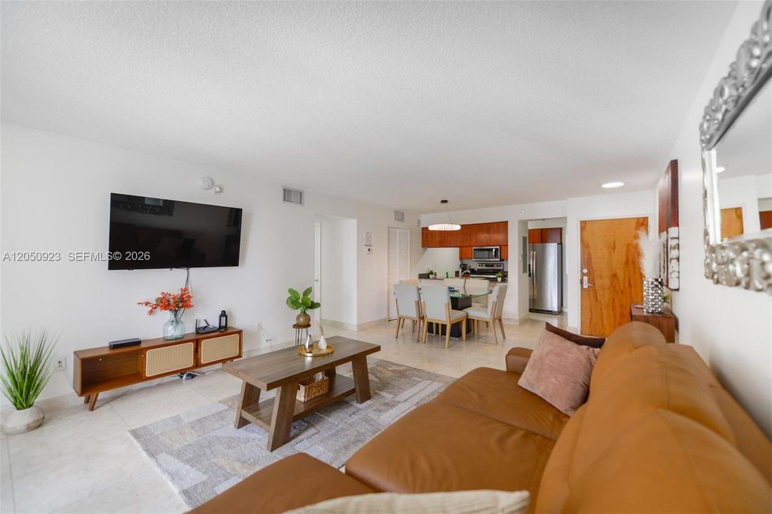 For Rent: $5,500 (3 beds, 2 baths, 1232 Square Feet)