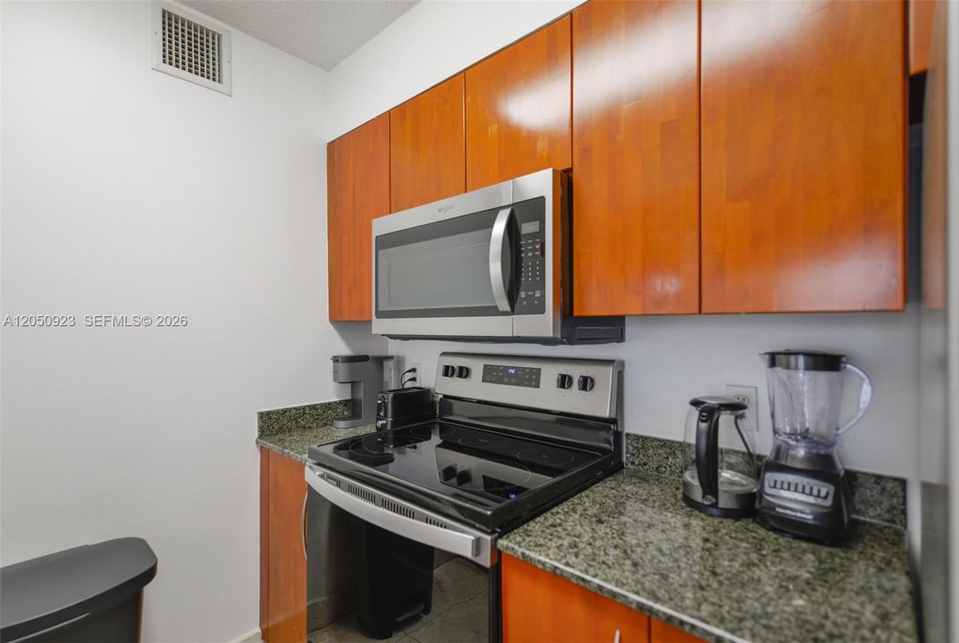 For Rent: $5,500 (3 beds, 2 baths, 1232 Square Feet)