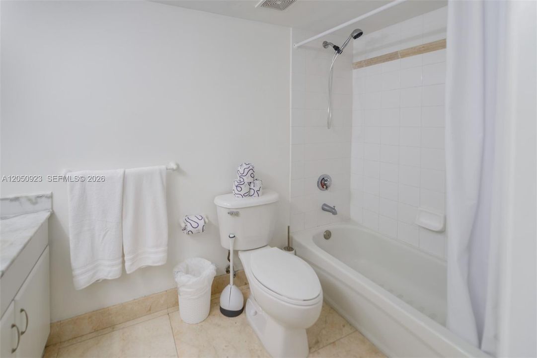 For Rent: $5,500 (3 beds, 2 baths, 1232 Square Feet)