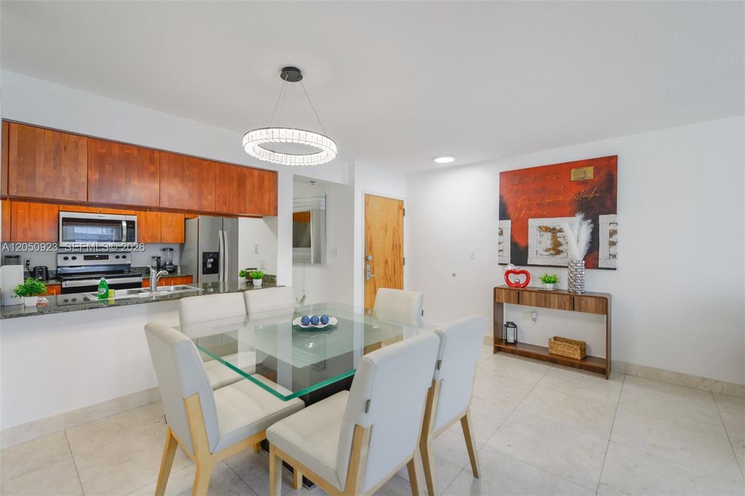 For Rent: $5,500 (3 beds, 2 baths, 1232 Square Feet)