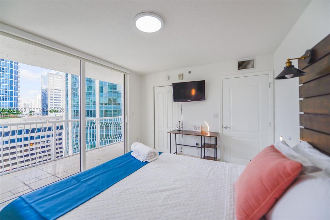 For Rent: $5,500 (3 beds, 2 baths, 1232 Square Feet)