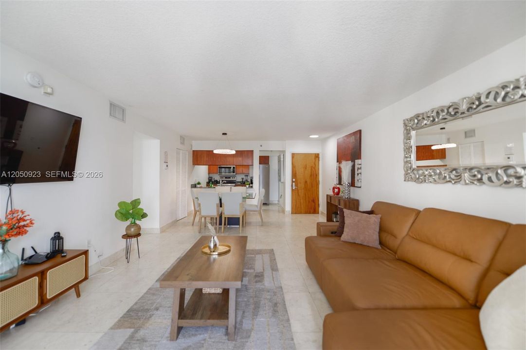 For Rent: $5,500 (3 beds, 2 baths, 1232 Square Feet)