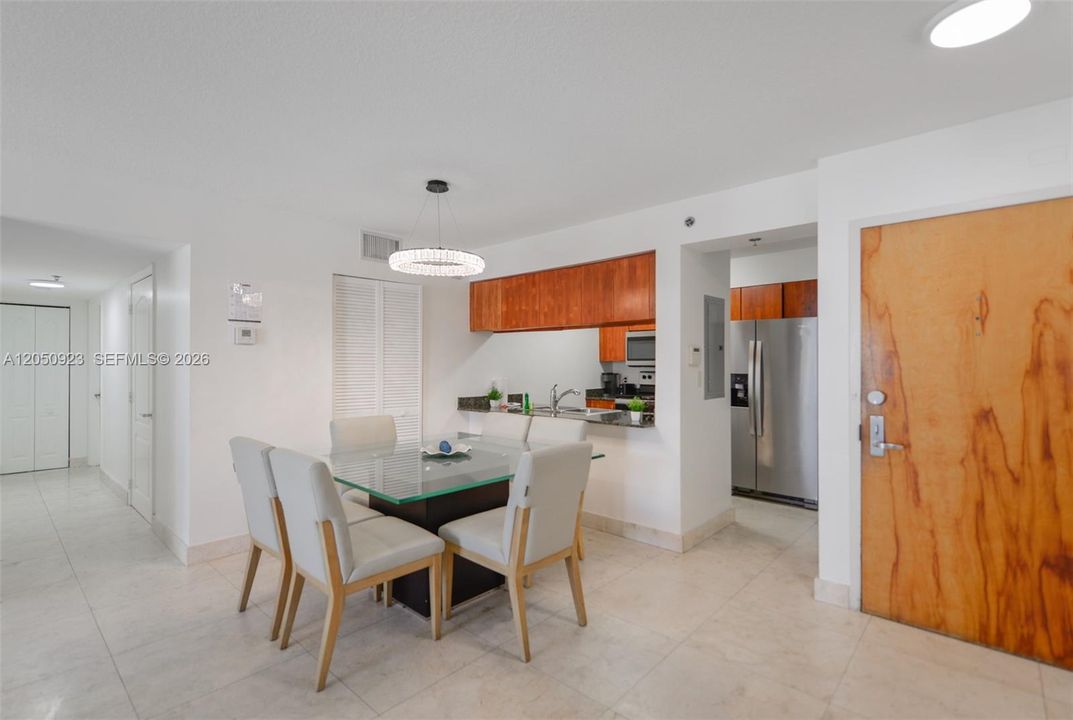 For Rent: $5,500 (3 beds, 2 baths, 1232 Square Feet)