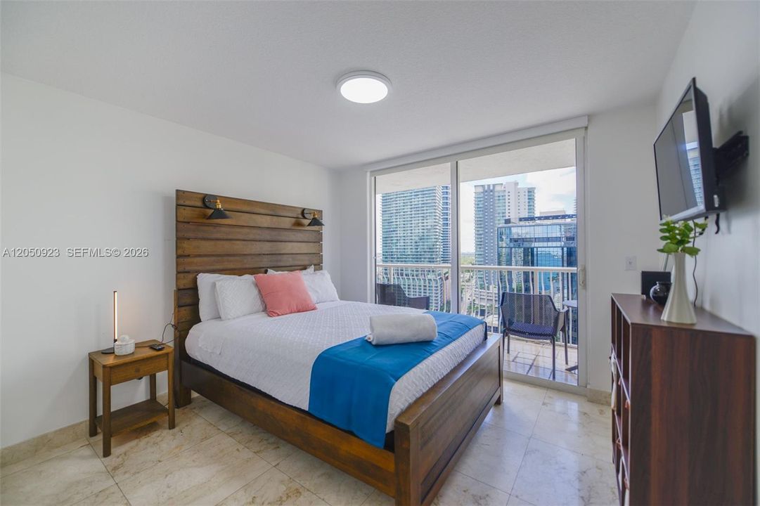 For Rent: $5,500 (3 beds, 2 baths, 1232 Square Feet)