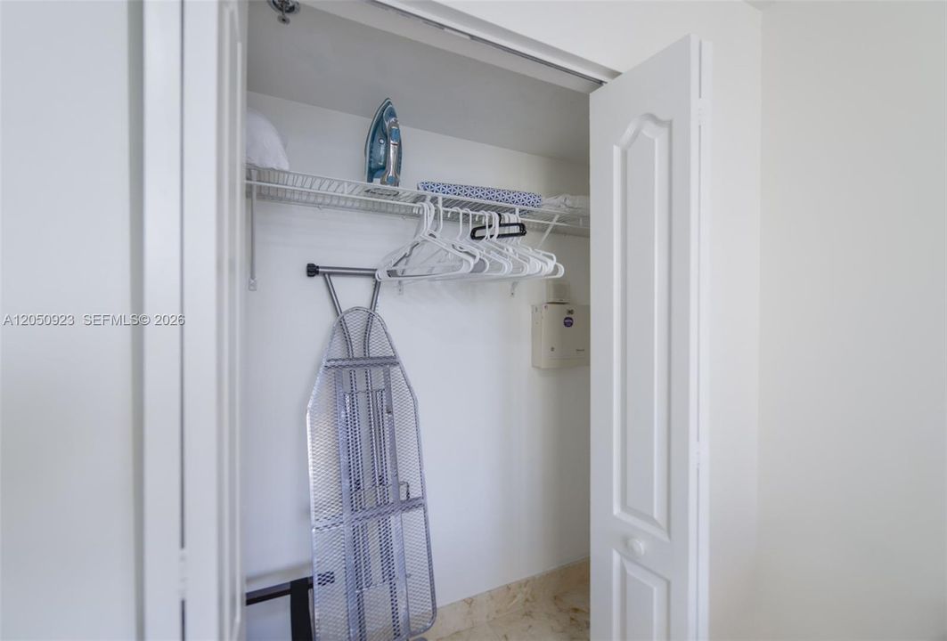 For Rent: $5,500 (3 beds, 2 baths, 1232 Square Feet)