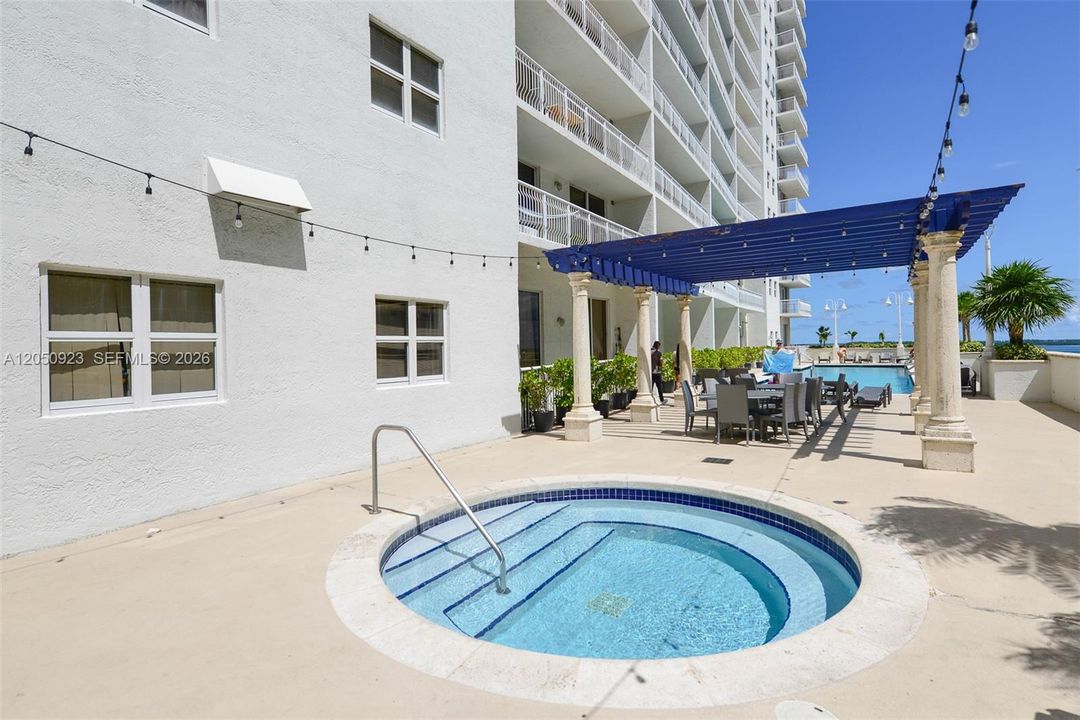 For Rent: $5,500 (3 beds, 2 baths, 1232 Square Feet)